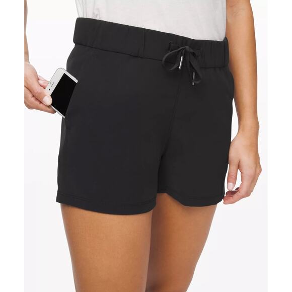 Lululemon Black On The Fly Travel Woven Athleisure Shorts Size 8 - Picture 4 of 8